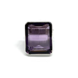 Nowość. pierścionek z ametystem, rozmiar 15-17, super cena