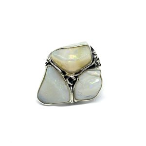 Nowość. Pierścionek z trzema opalami w super cenie, regulowany