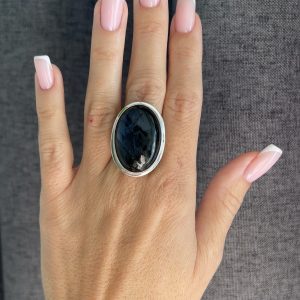 Nowość. pierścionek z labradorytem, rozmiar 16-20, super cena