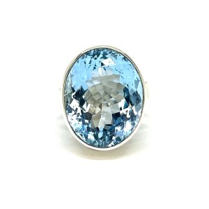 Nowość: pierścionek z niebieskim topazem w super cenie, r. 15-17