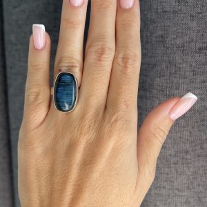 Nowość. pierścionek z labradorytem r. 8-10 w super cenie