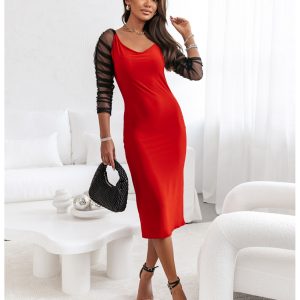 Nowość. Czerwona midi z tiulowymi rękawami w super cenie