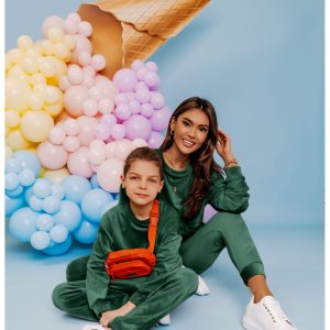 Nowość. welurowy dres diego w butelkowej zieleni w super cenie