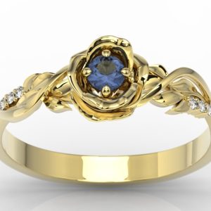 Pierścionek z żółtego złota w kształcie róży z szafirem i diamentami LP-7715Z