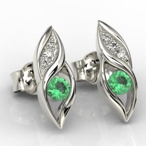 Kolczyki z białego złota ze szmaragdami i diamentami APK-51B