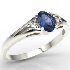 Pierścionek z białego złota JP-22B z szafirem i diamentami 0,04 ct.