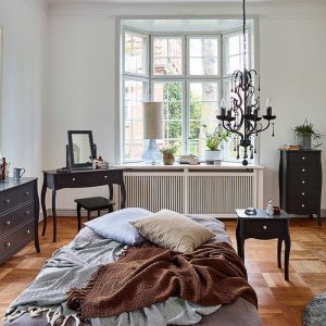 Komoda z szufladami czarna mat 51 cm Baroque