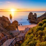 Algarve – 300 dni słońca i tanie loty z Polski