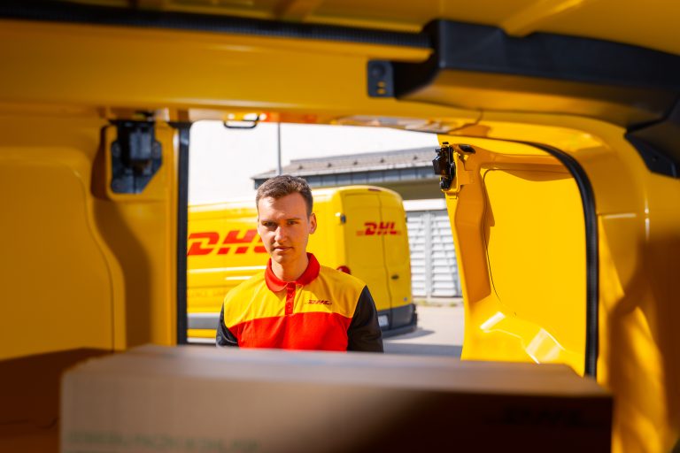 DHL eCommerce Polska rozszerza sieć punktów OOH dostępnych w Allegro Delivery o sklepy Żabka