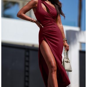Elegancka midi sukienka na jedno ramię ATHENA - bordowa