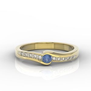 Pierścionek z żółtego złota ze szmaragdem i brylantami 0,05 ct wzór BP-3413Z-R