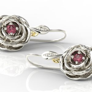 Kolczyki w kształcie róży z białego i żółtego złota z rubinami i diamentami APK-95BZ