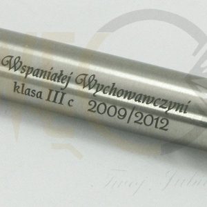 Grawer na piórze lub długopisie zakupionym w naszej firmie - gratis.