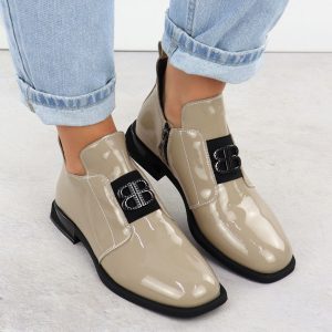 Skórzane botki damskie lakierowane z ozdobą beżowe Filippo DBT4763