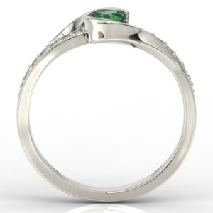 Pierścionek z białego złota ze szmaragdem i diamentami model AP-6139B
