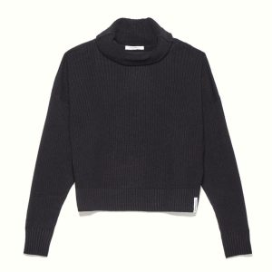 SWETER Z DZIANINY PRĄŻKOWANEJ Z GOLFEM