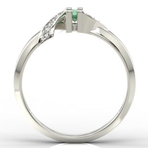Pierścionek z białego złota ze szmaragdem i diamentami JP-66B