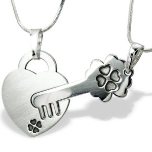 Wisiorek serce z kluczem WEC-S-W3D