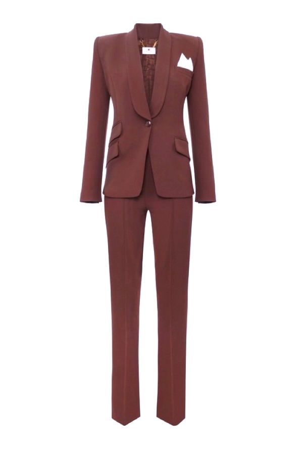 ELEGANCKI GARNITUR Z TALIOWANĄ MARYNARKĄ