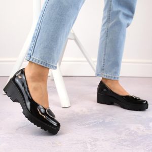 Skórzane lakierowane półbuty damskie z ozdobą Filippo DP4569