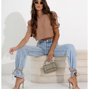 Pudełkowy top z poduszkami LEE - cappuccino