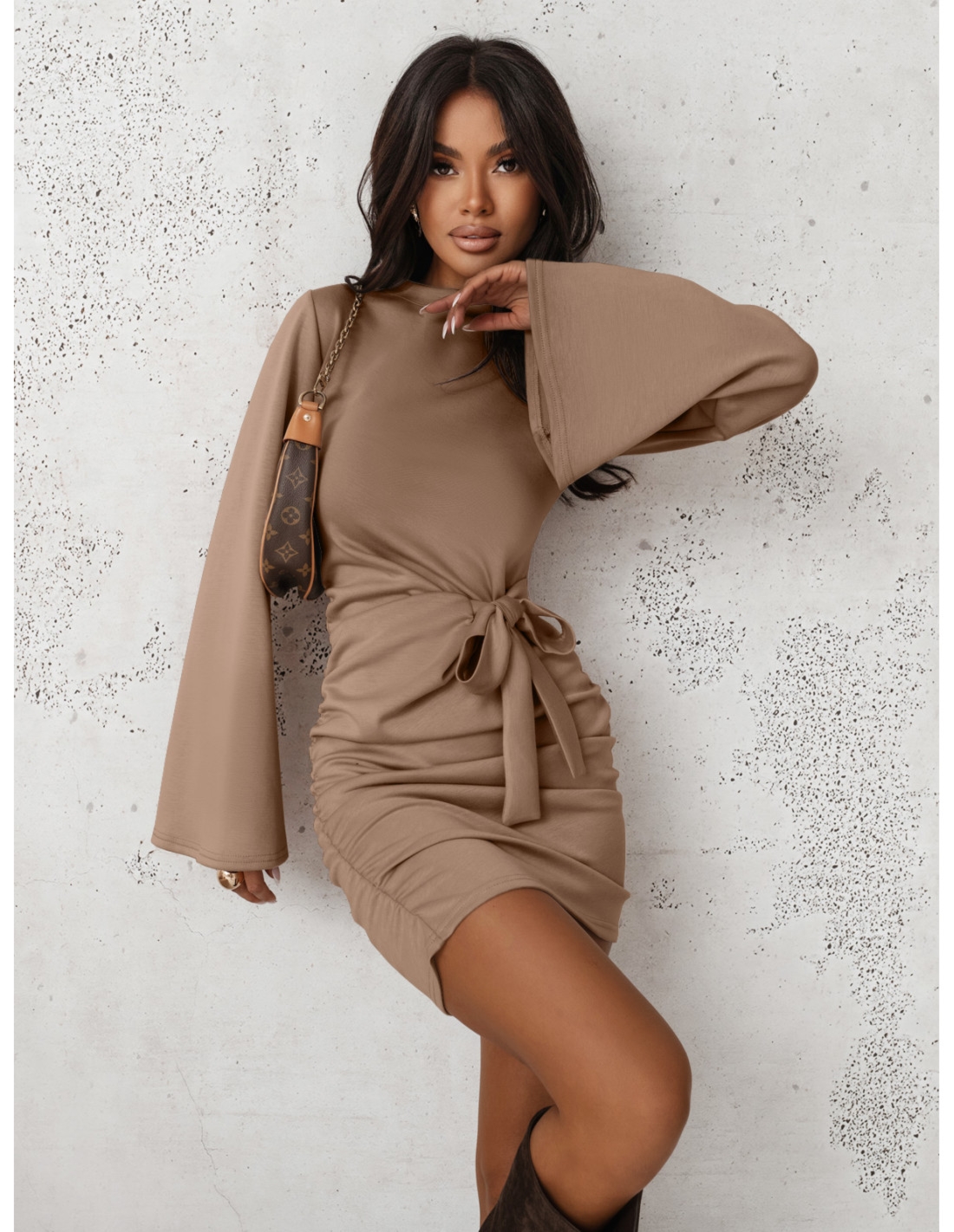 Masełkowa sukienka mini z wiązaniem MERE - mocha mousse