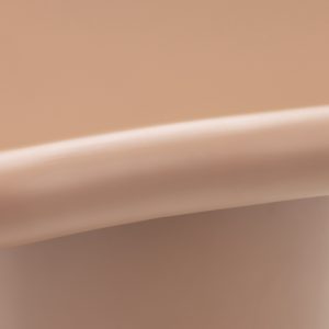 Stolik boczny Monaco cynamonowy, matowy, obłe kształty