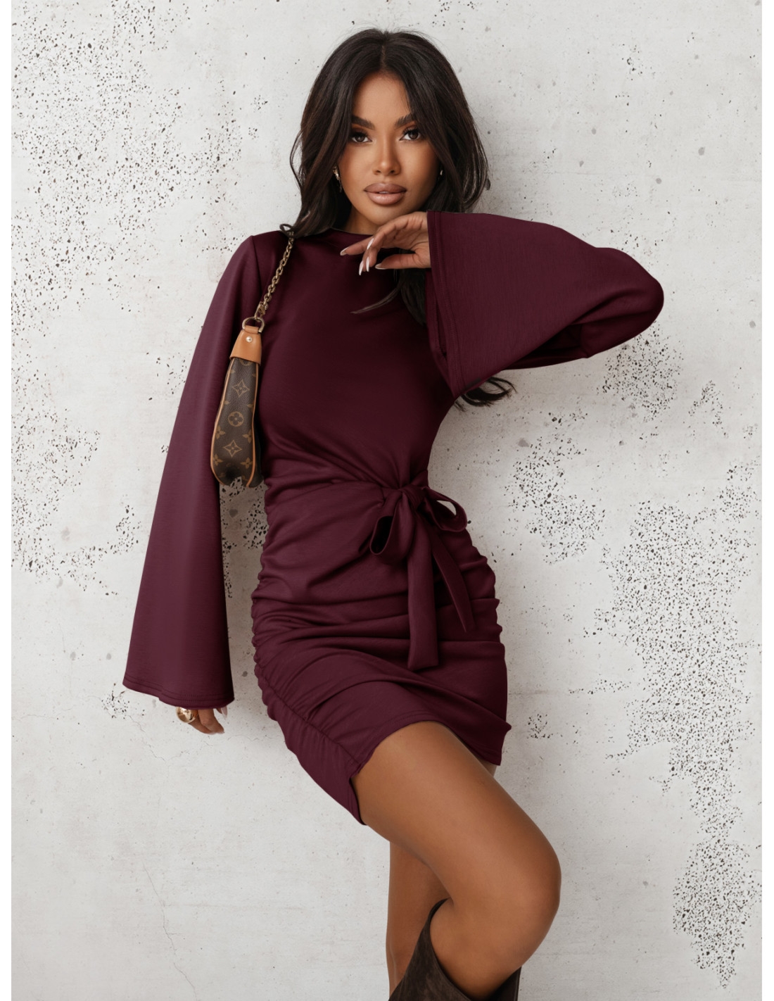 Masełkowa sukienka mini z wiązaniem MERE - bordowa