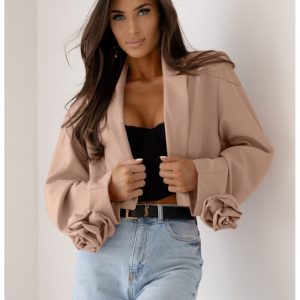 Krótka marynarka oversize z różą na rękawie MALLA - mocha mousse