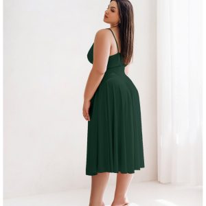 Sukienka midi PLUS SIZE na ramiączkach AGNES - butelkowa zieleń