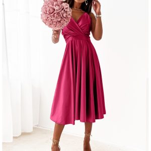 Rozkloszowana sukienka na ramiączkach CRISSY - bordowa