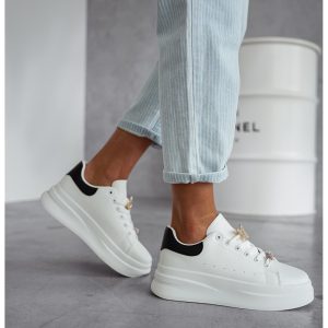Buty sneakersy na platformie ze zdobieniami - białe