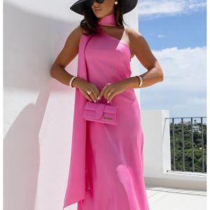 Satynowa sukienka maxi na jedno ramię SULTA - różowa