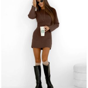 Sweterkowa mini sukienka NOVALIA - czekoladowa