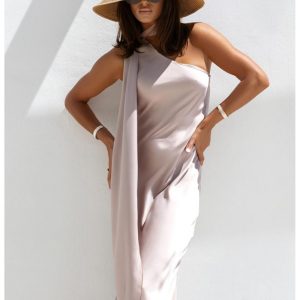 Satynowa sukienka maxi na jedno ramię SULTA - beżowa