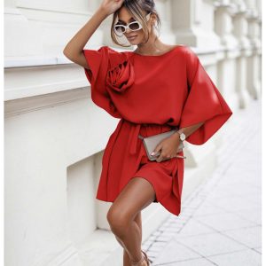 Kobieca sukienka nietoperz z różą BRIA - czerwona