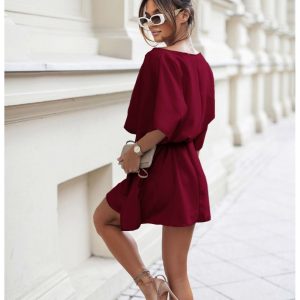 Kobieca sukienka nietoperz z różą BRIA - bordowa